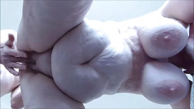 عربة صغيرة أليكس تريكس آيفي لابيل لممارسة الجنس افلام سكس محارم اجنبى