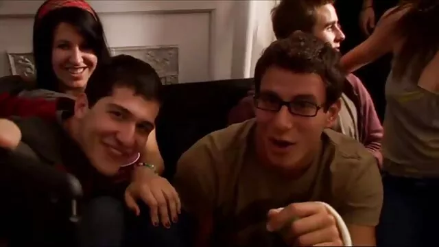 تضرب Virgin Stepson بقوة سكس محارم اجنبى على Ivy Lebelle