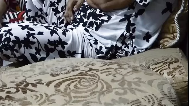 أميرة قزم مواتية في التحليل فيلم سكس محارم اجنبي مع 1 كبير