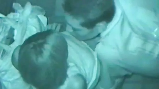 Bloke يحصل على Doggie Cone ، لذلك تقوم الممرضة بركله! سكس محارم اجنبى