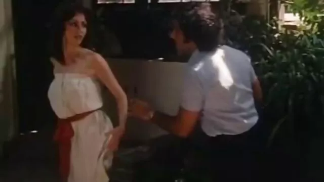 فتاتان ساحرتان فلم اجنبي سكس محارم تركب على السجادة
