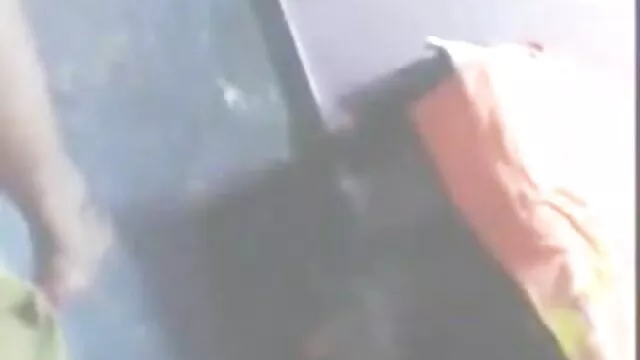 تمتلك إيلا نوكس محارم اجنبي مترجم سنًا مثاليًا