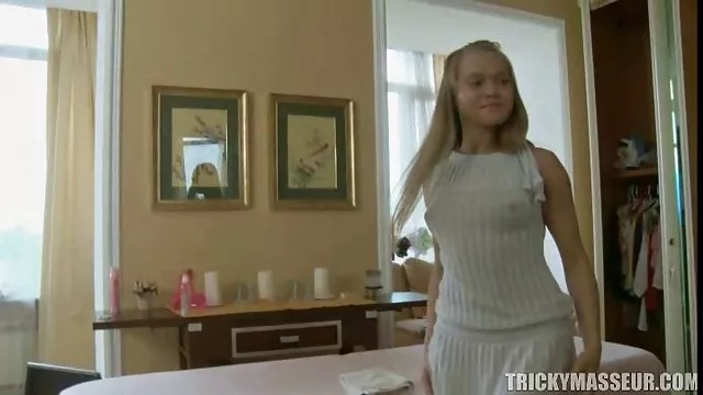 FACIALS4K: ضع علامة محارم اجنبي مترجم على فريق ثلاثي مع عدة علاجات للوجه المتفجرة على PornHD