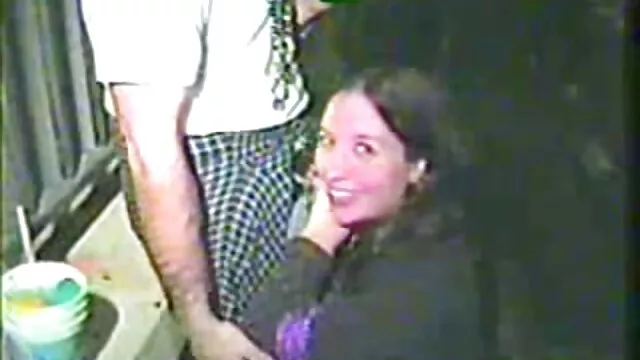 أصبح خيال Teen Chick's سكس اجنبى اخوات fuckdoll حقيقة!